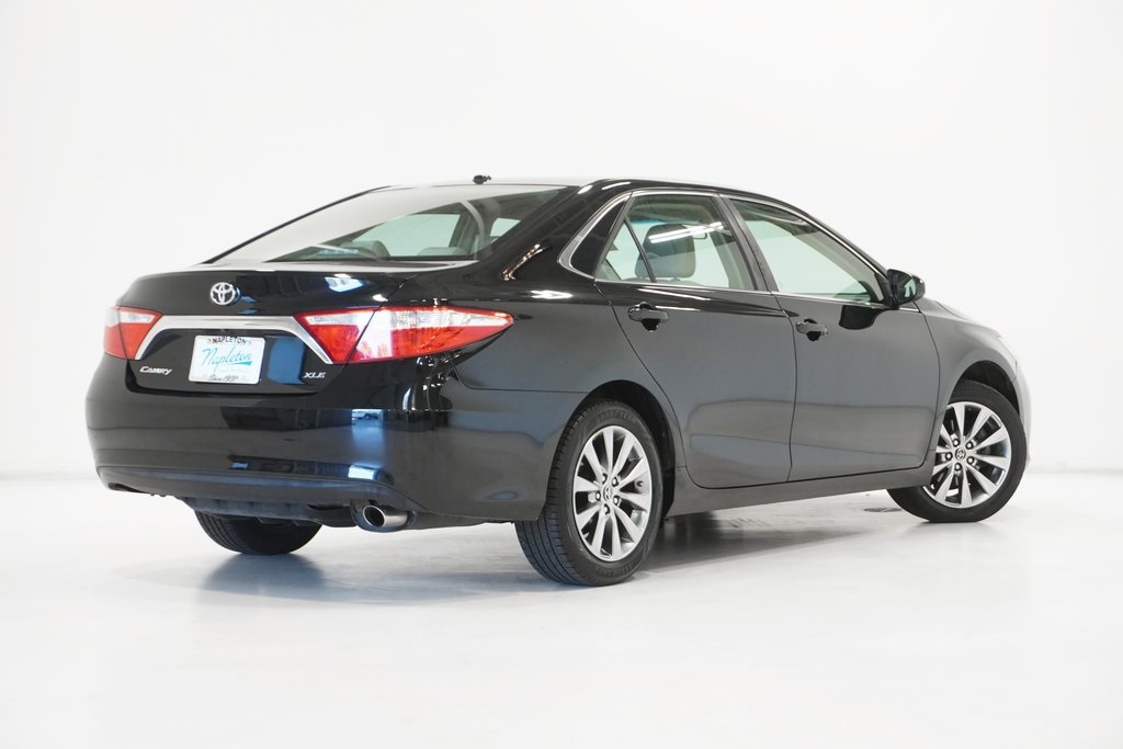 2015 Toyota Camry XLE 7