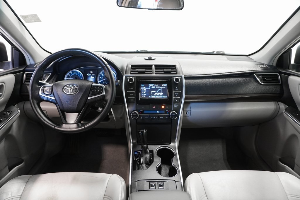 2015 Toyota Camry XLE 12