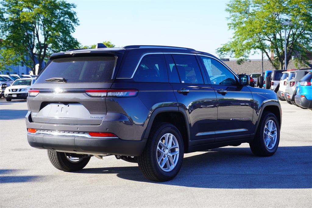 2024 Jeep Grand Cherokee Laredo 5