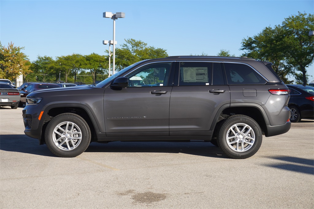 2024 Jeep Grand Cherokee Laredo 8