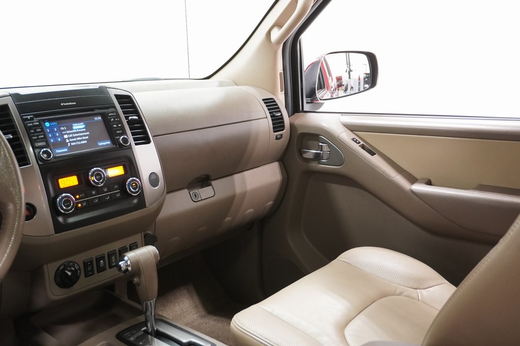 2014 Nissan Frontier SL 18