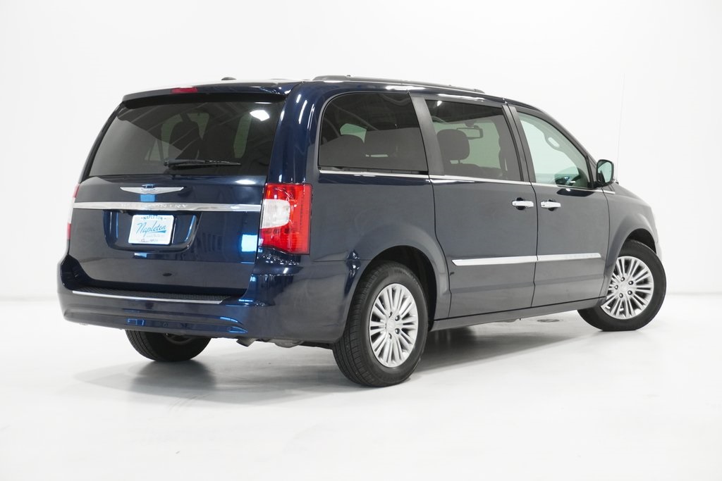 2016 Chrysler Town & Country Touring-L 7