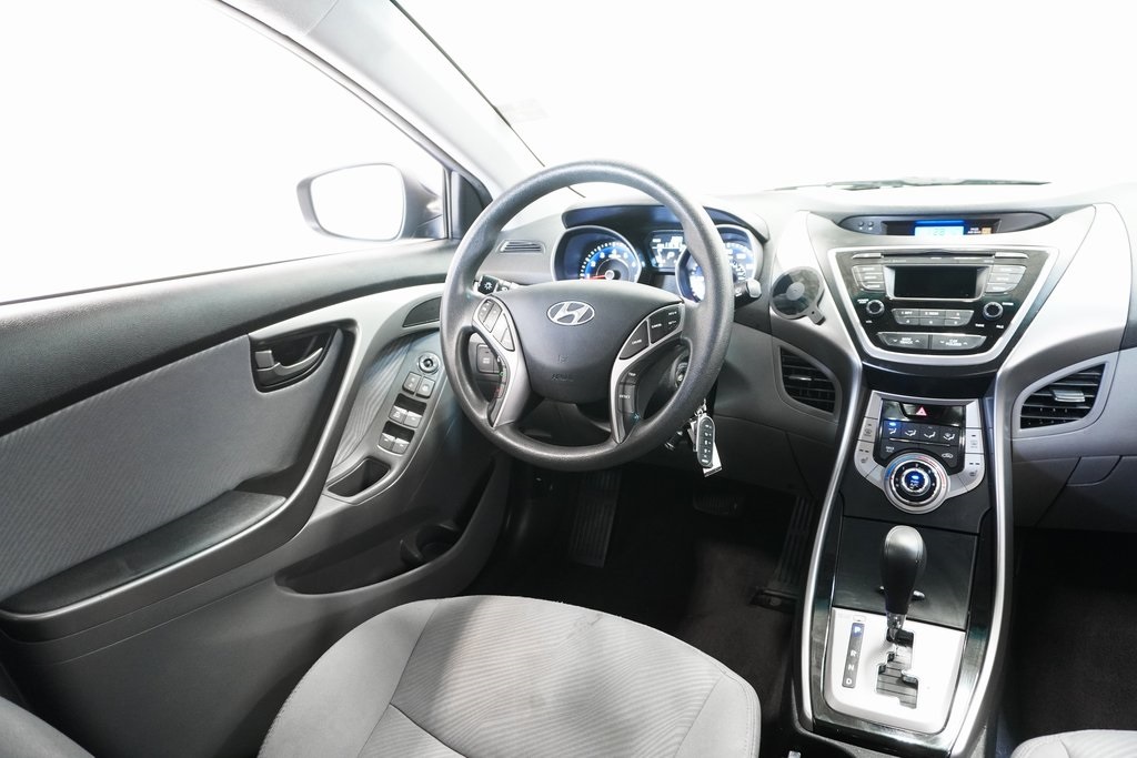2013 Hyundai Elantra GLS 17