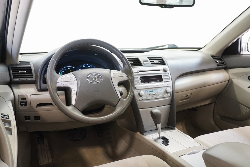 2011 Toyota Camry Hybrid Base 18