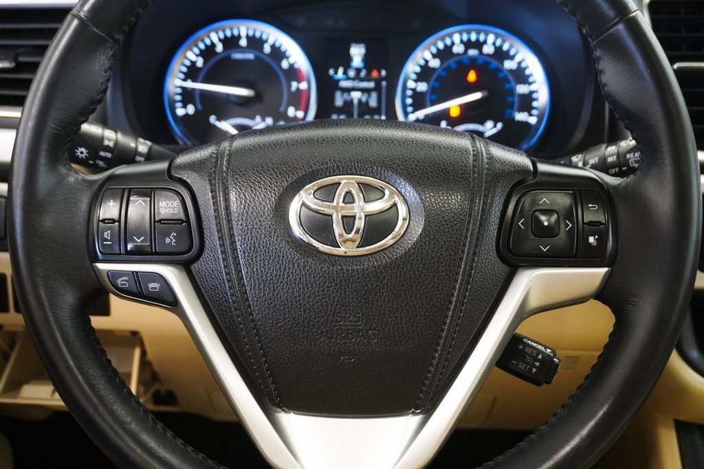 2014 Toyota Highlander Limited 25