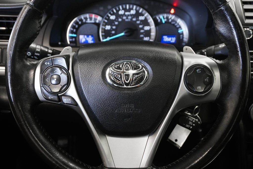 2012 Toyota Camry SE 22