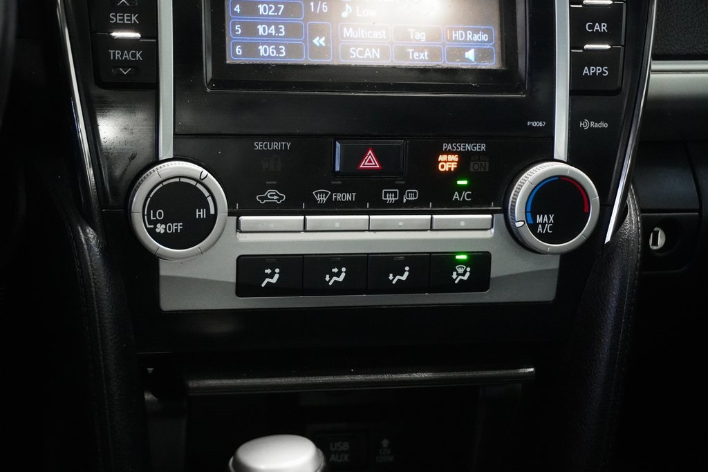 2012 Toyota Camry SE 24