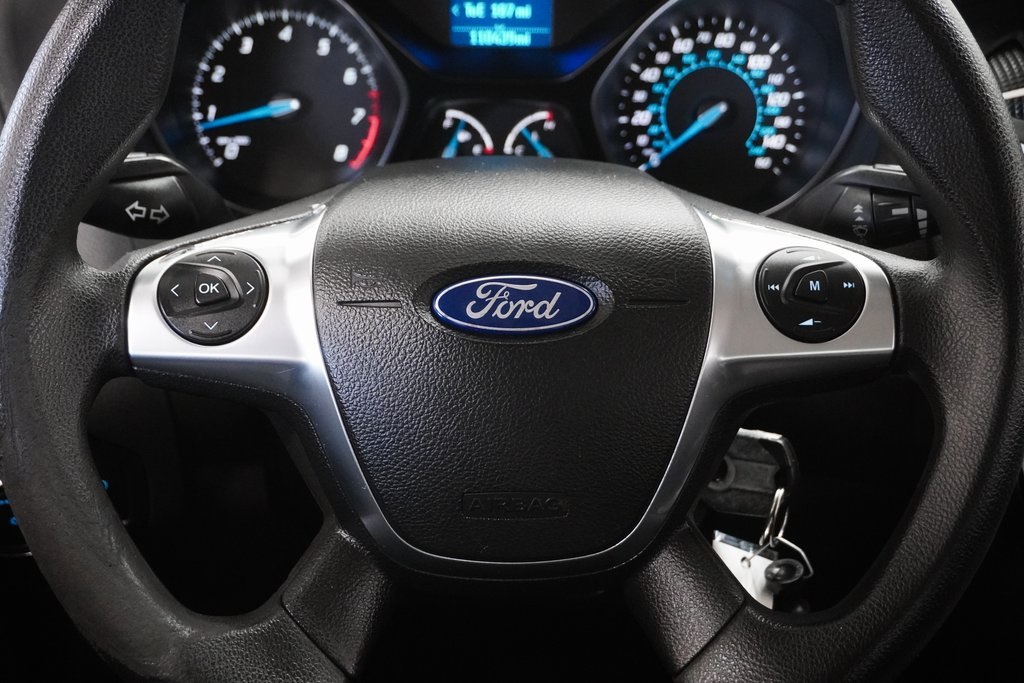 2012 Ford Focus SE 22