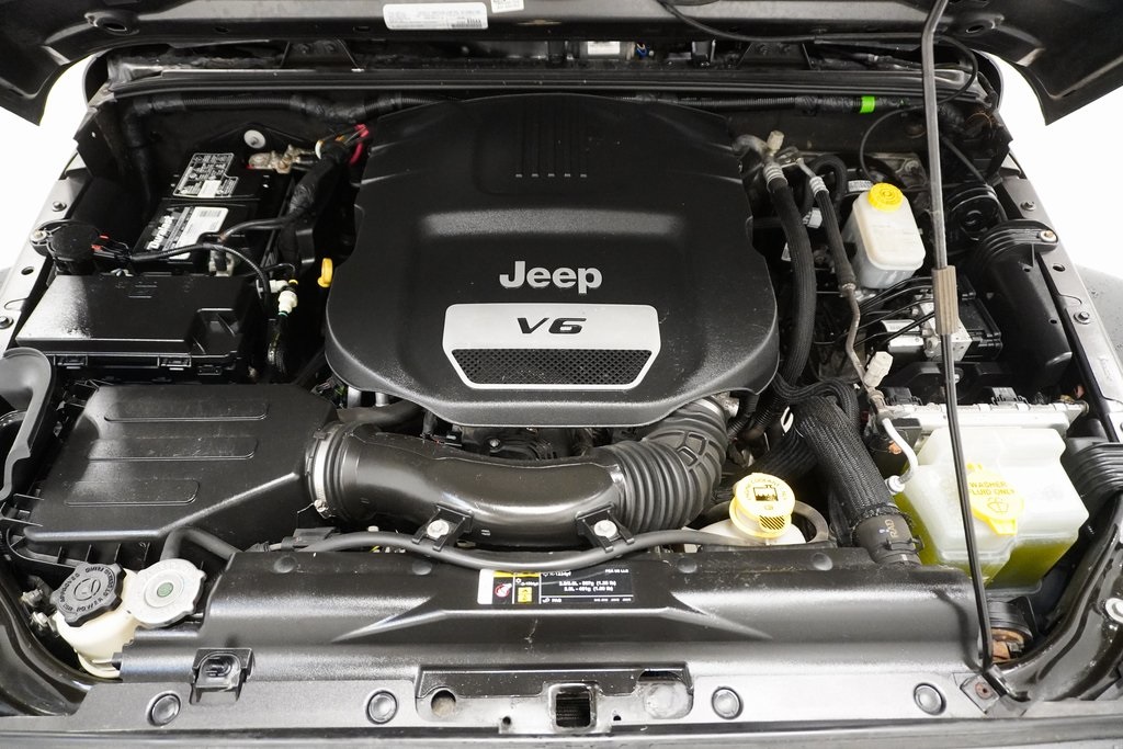 2017 Jeep Wrangler Unlimited Sport 9
