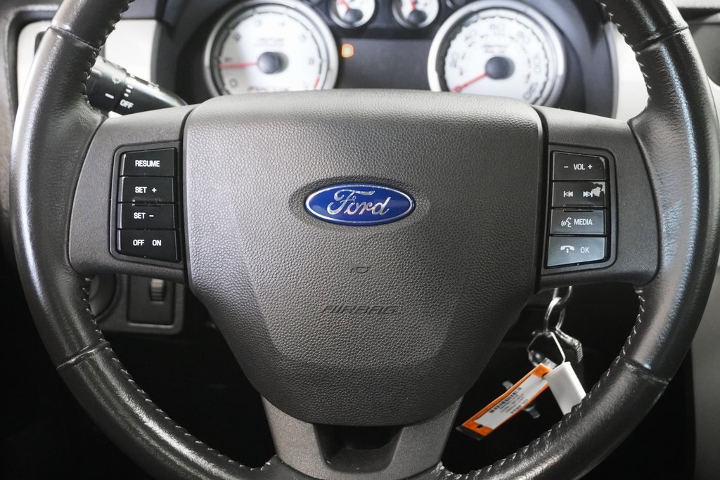 2011 Ford Focus SES 22