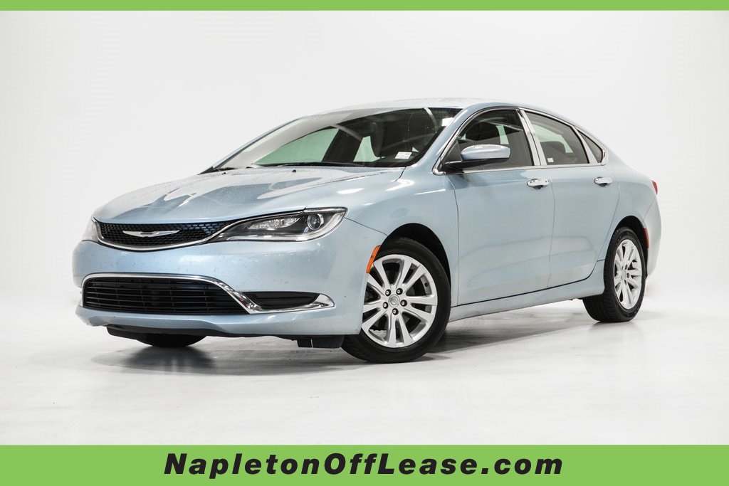 2015 Chrysler 200 Limited 1