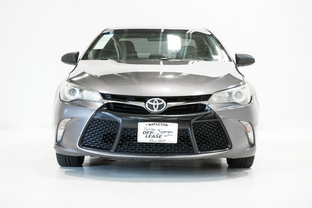 2015 Toyota Camry SE 3