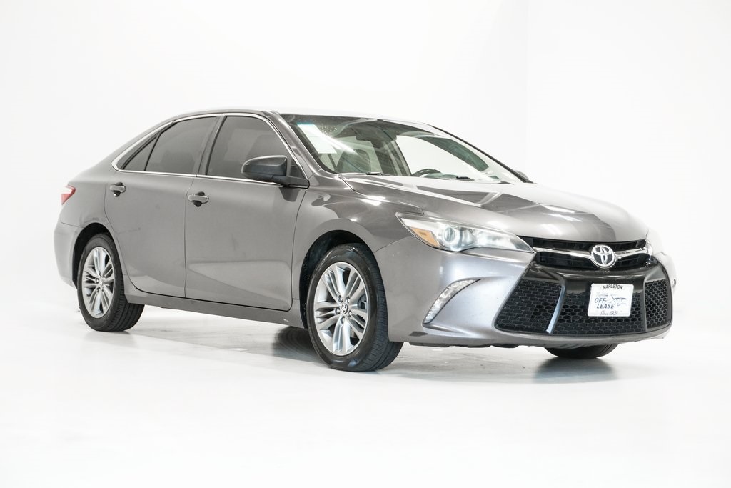 2015 Toyota Camry SE 4