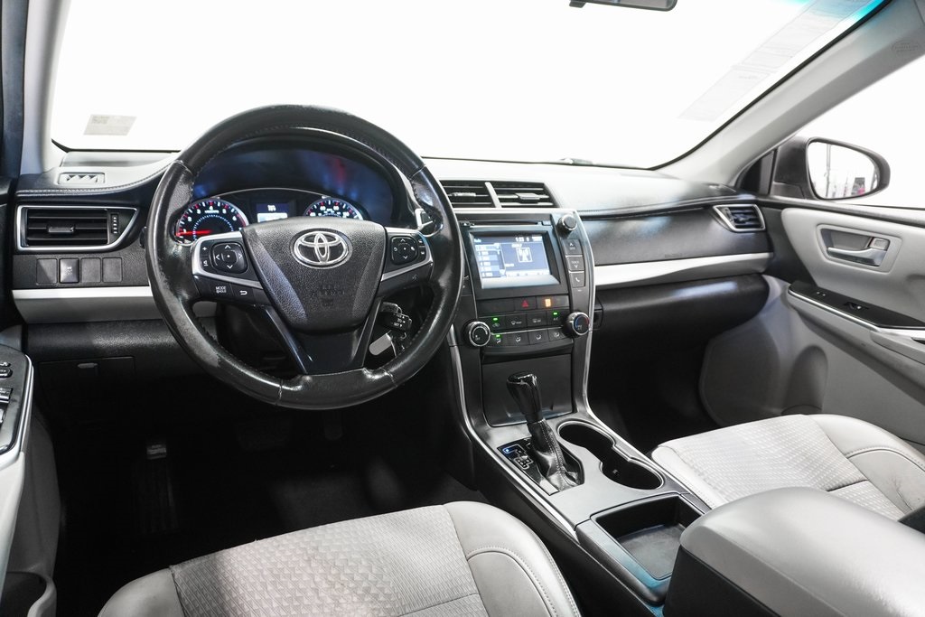 2015 Toyota Camry SE 15