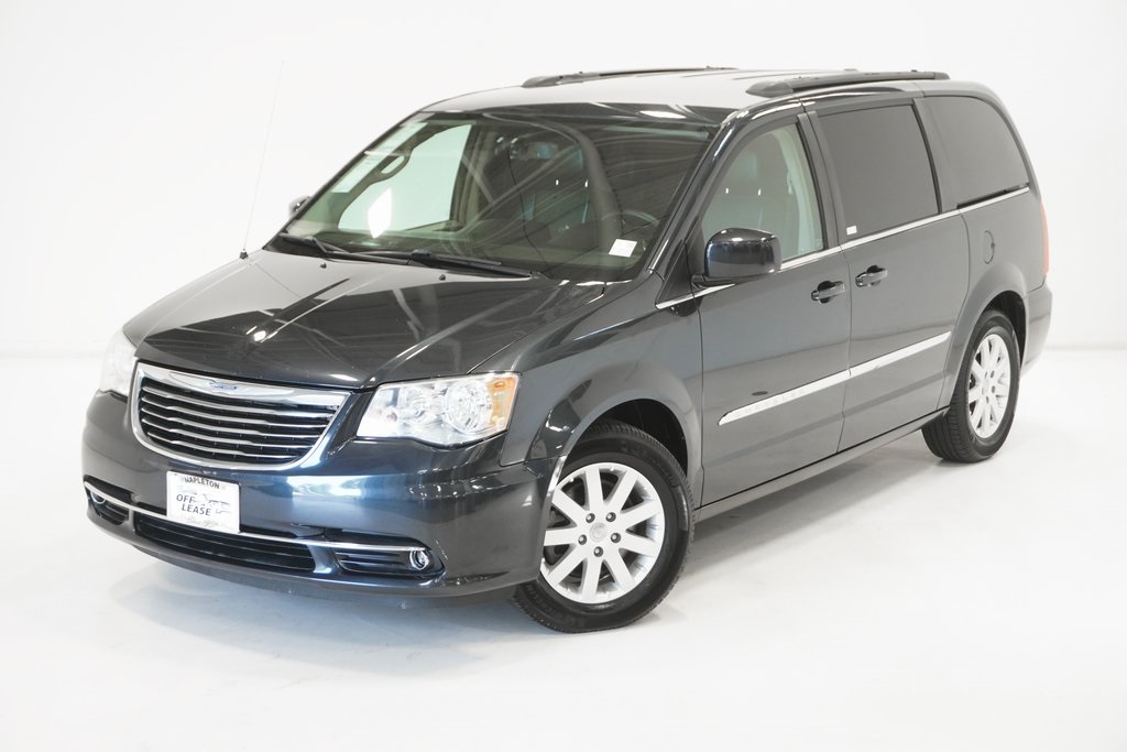 2014 Chrysler Town & Country Touring 2