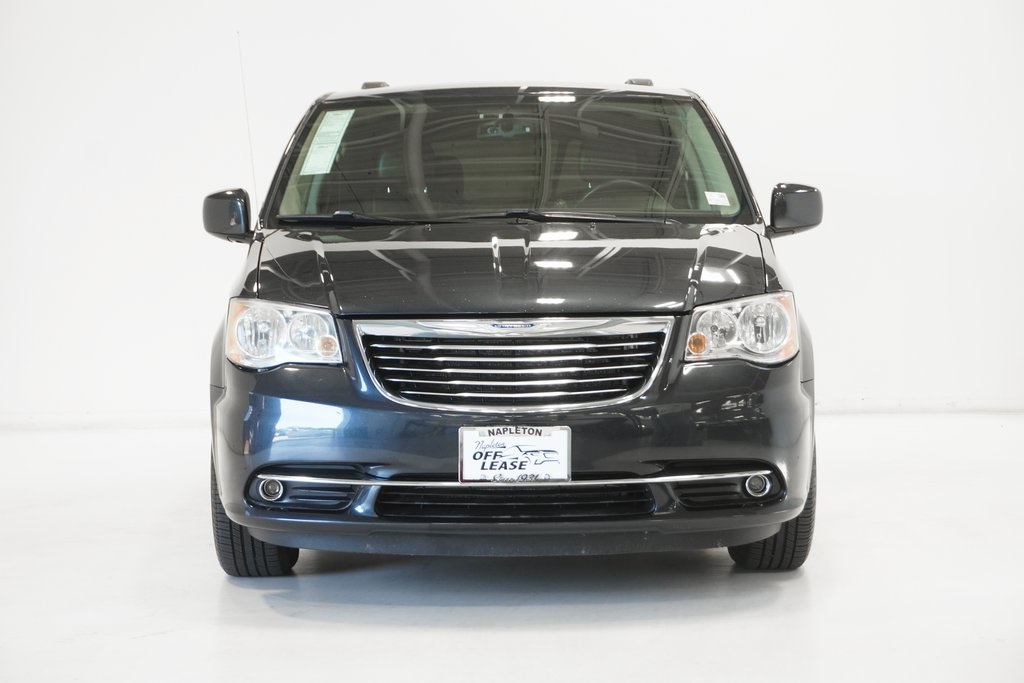 2014 Chrysler Town & Country Touring 3