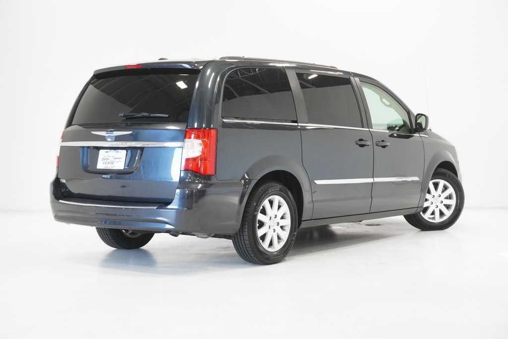 2014 Chrysler Town & Country Touring 8