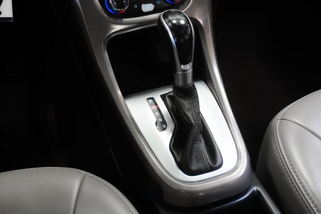 2014 Buick Verano Base 27