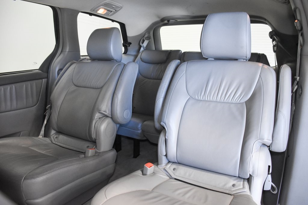 2009 Toyota Sienna Limited 22