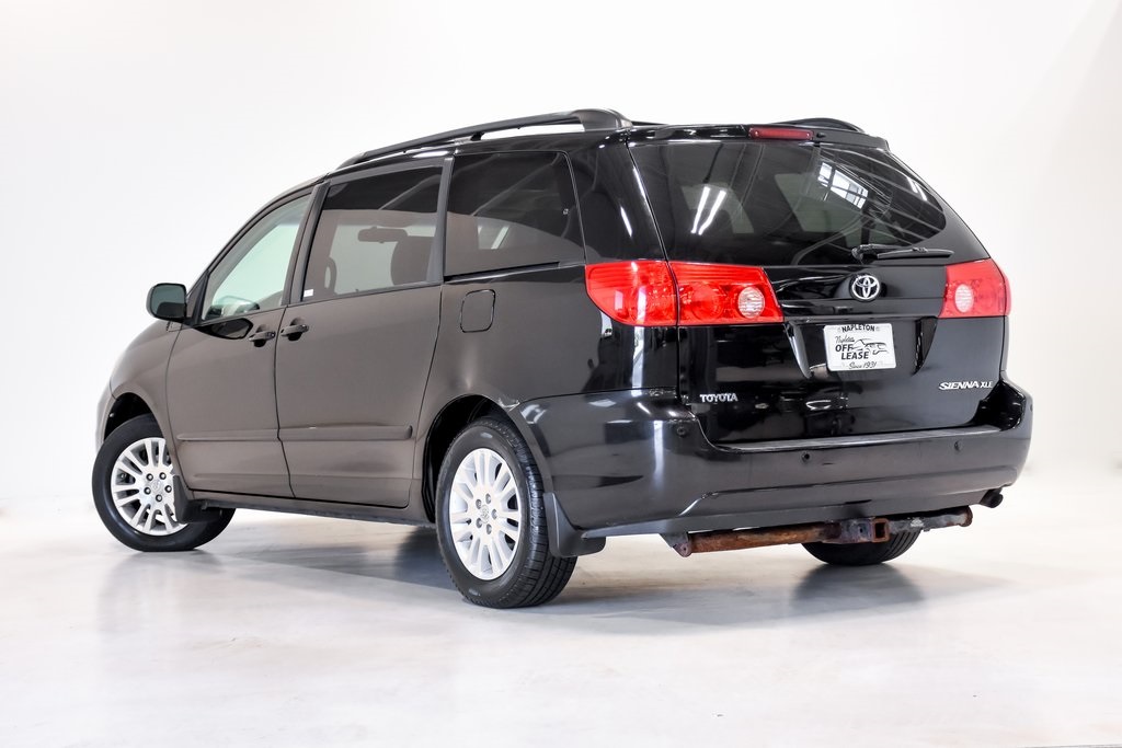 2009 Toyota Sienna Limited 29