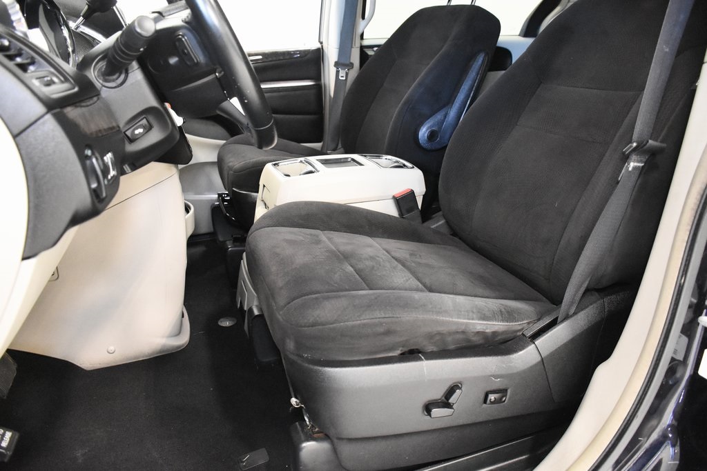 2011 Dodge Grand Caravan Crew 9