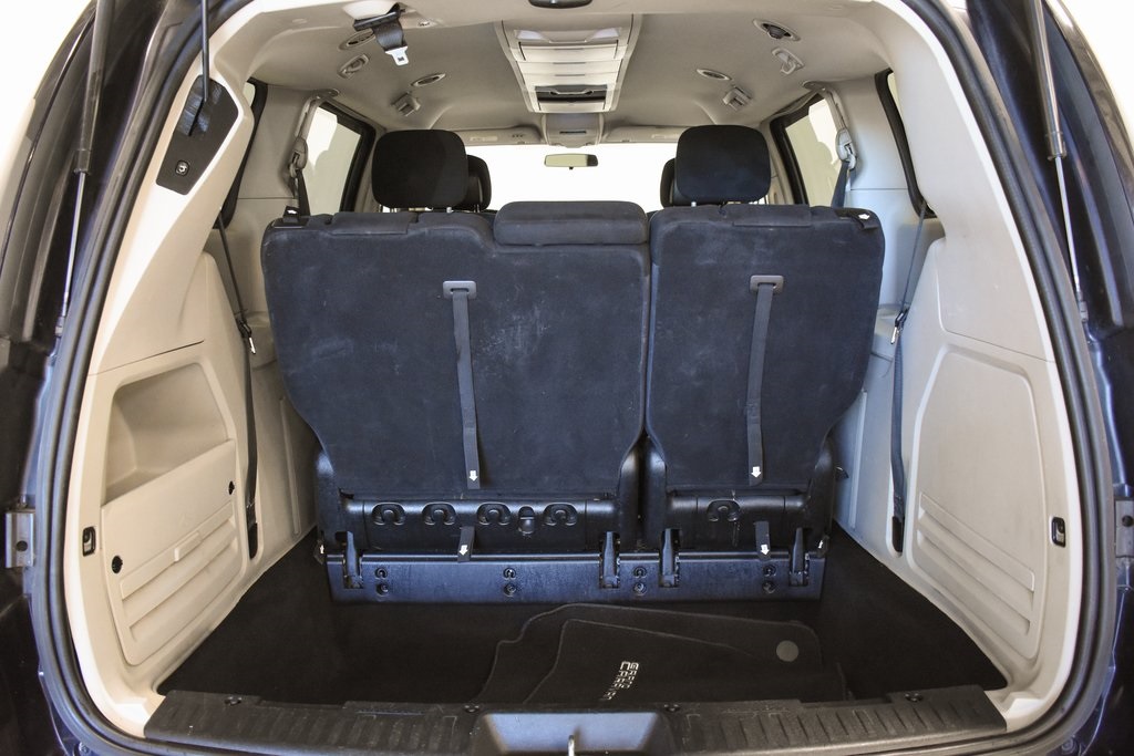 2011 Dodge Grand Caravan Crew 27