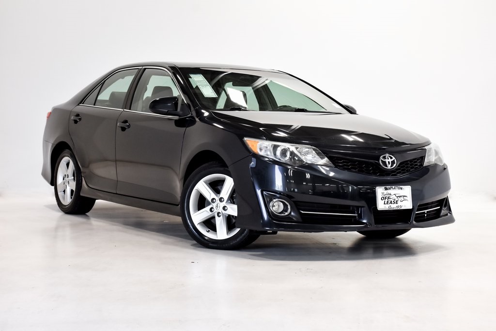 2014 Toyota Camry SE 4