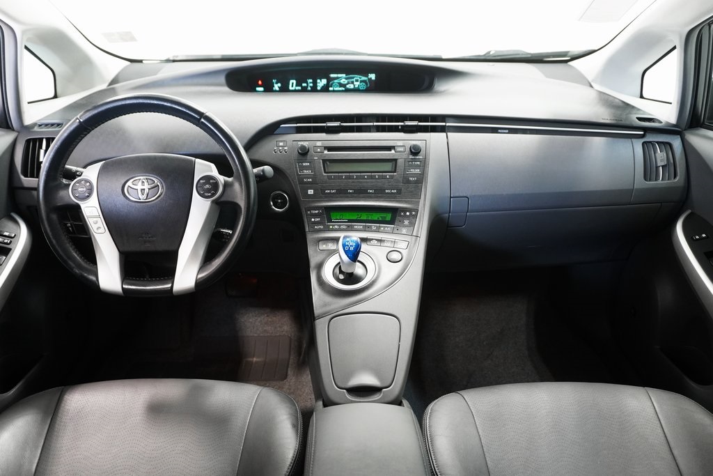 2010 Toyota Prius IV 11