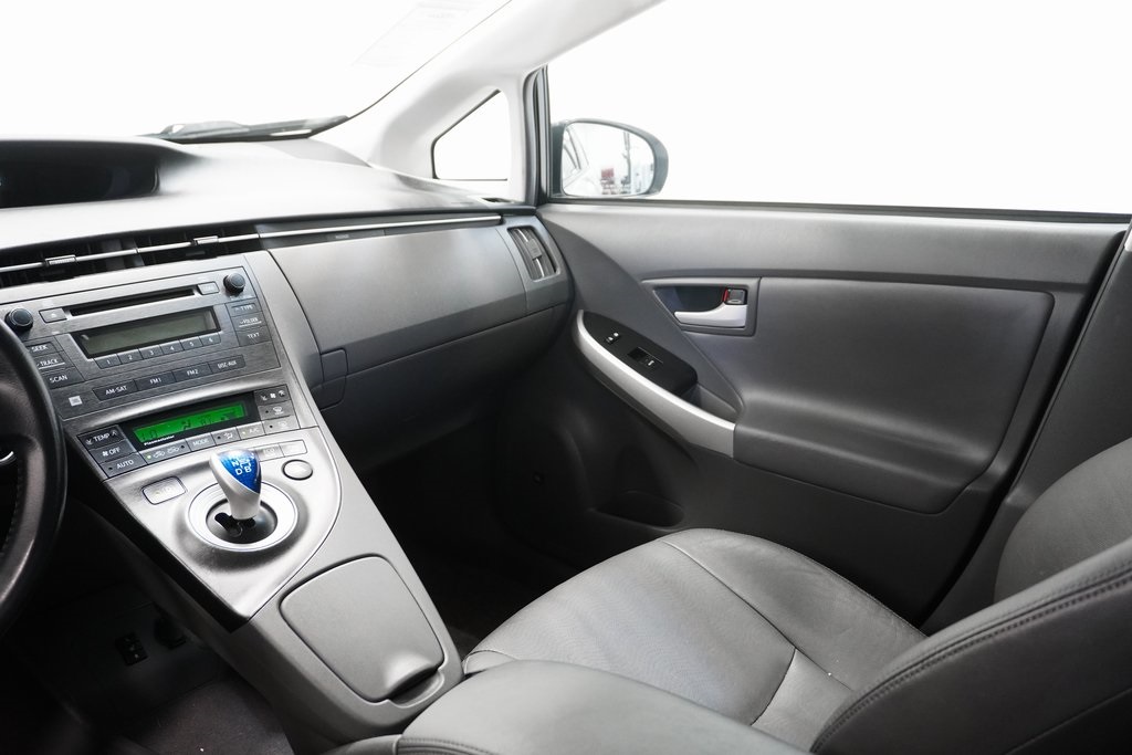 2010 Toyota Prius IV 16