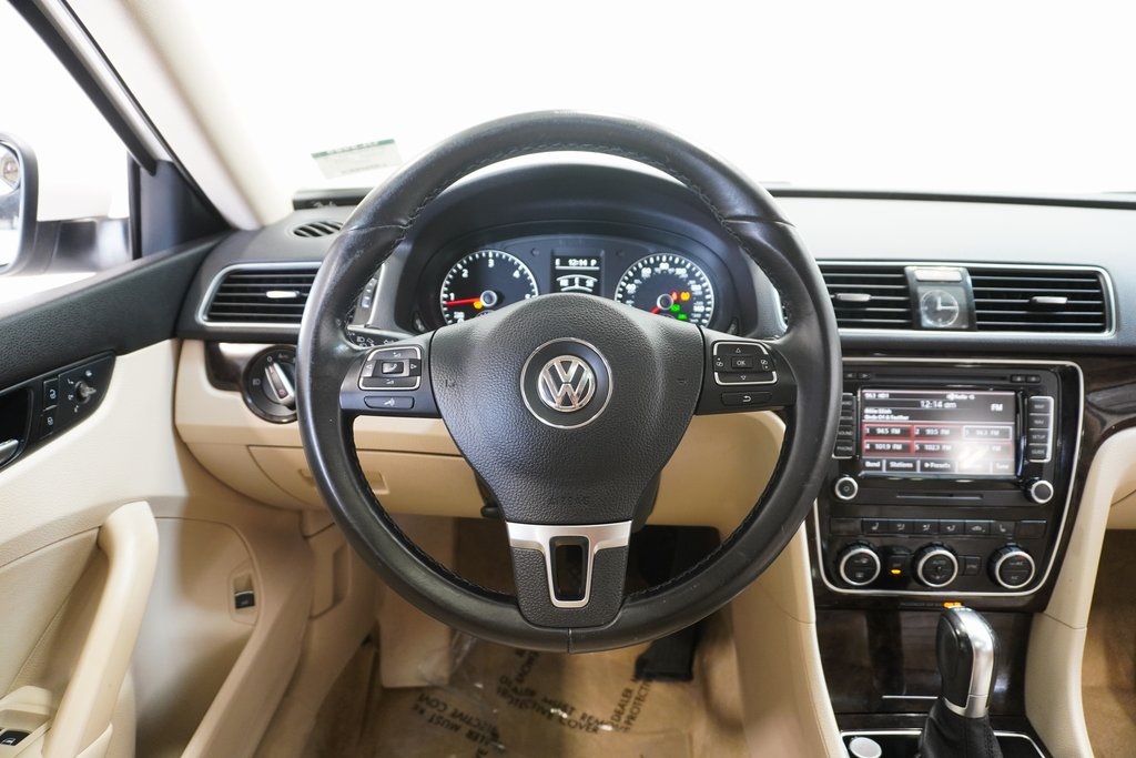 2014 Volkswagen Passat TDI SEL Premium 20