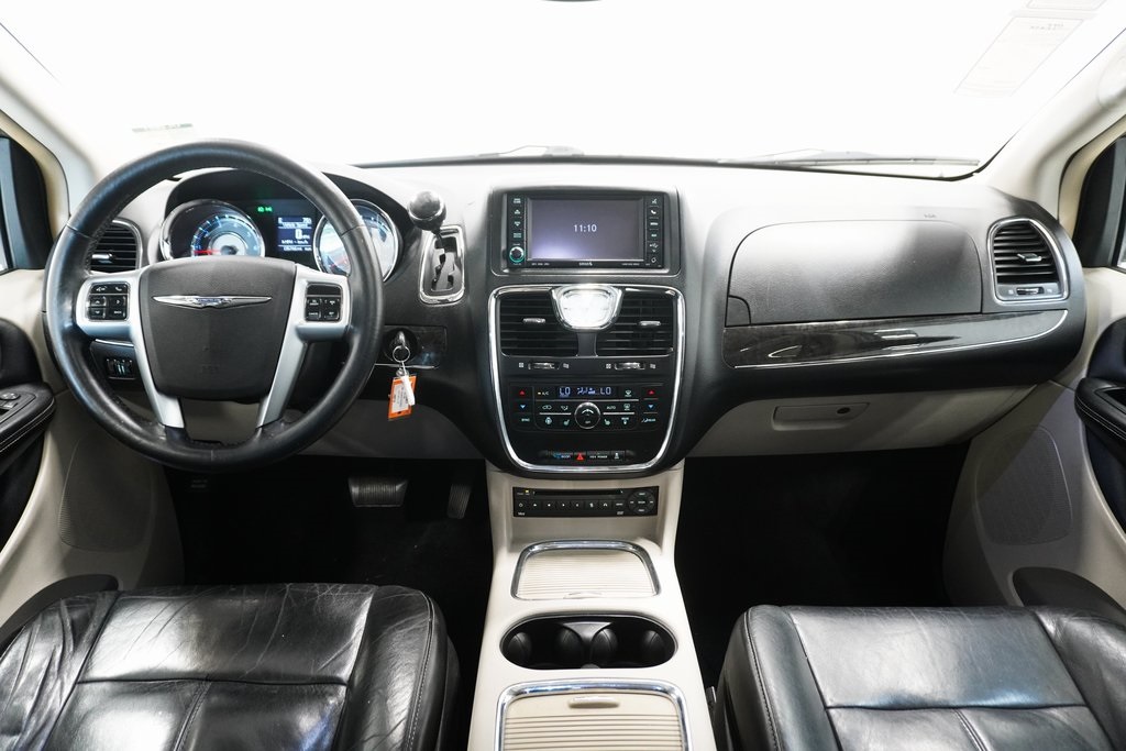 2011 Chrysler Town & Country Limited 13