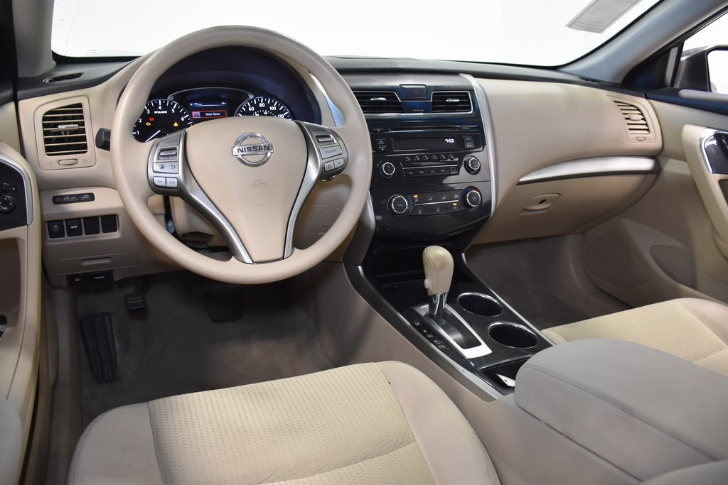 2014 Nissan Altima 2.5 S 16