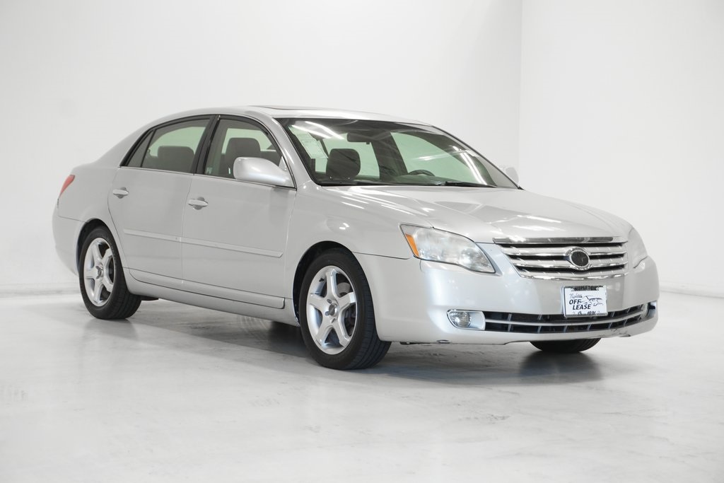 2005 Toyota Avalon XL 4