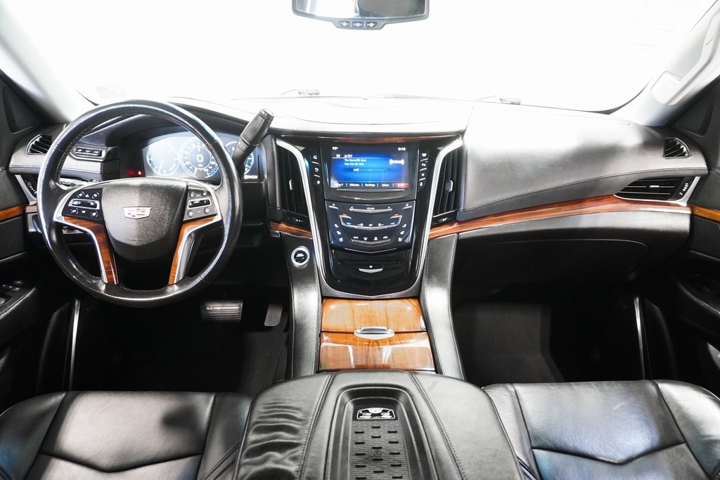 2015 Cadillac Escalade Luxury 13