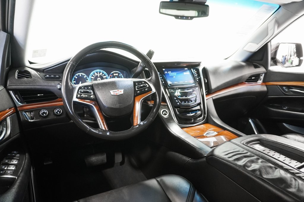 2015 Cadillac Escalade Luxury 20