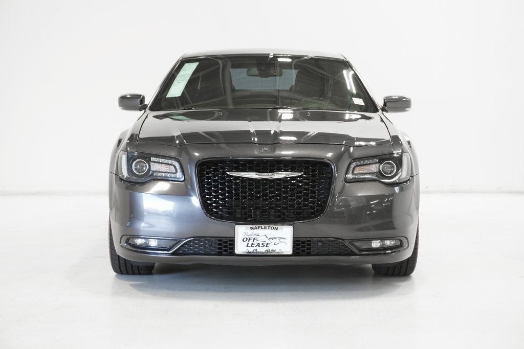 2017 Chrysler 300 S 3