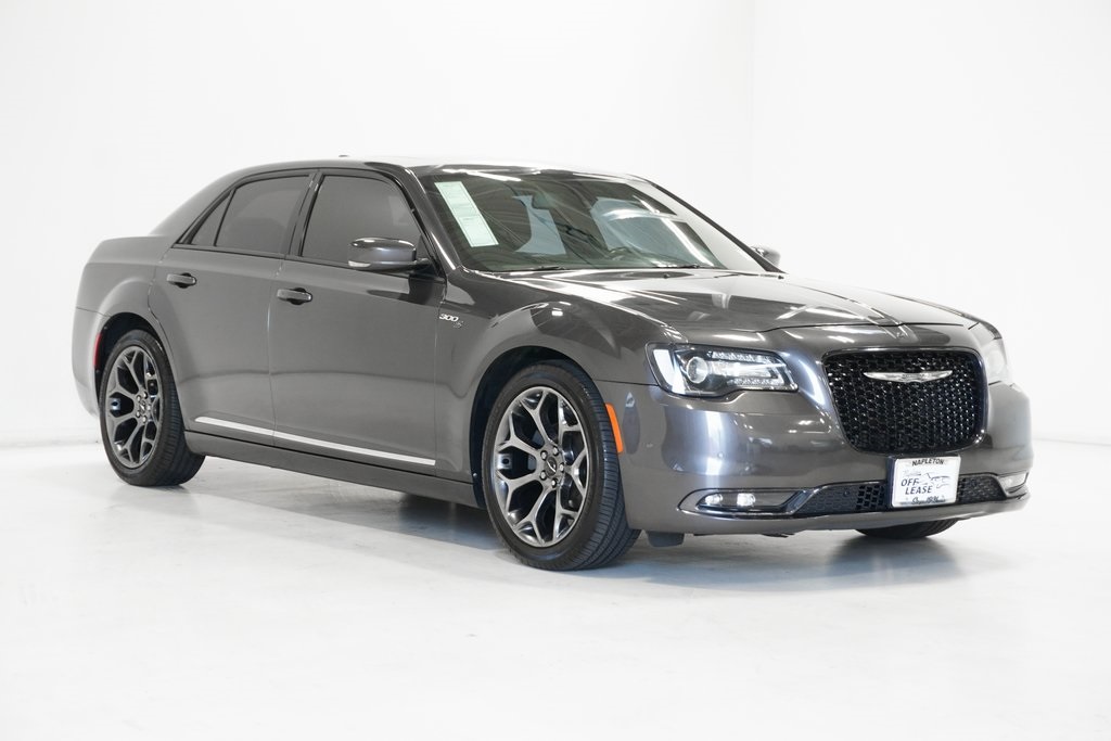 2017 Chrysler 300 S 4