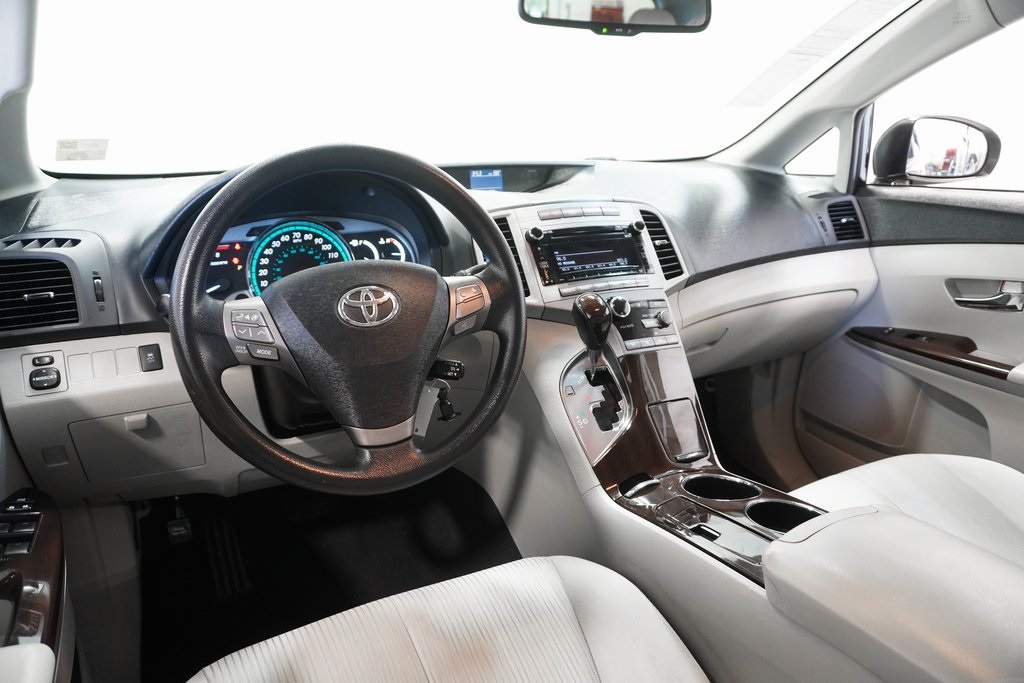 2012 Toyota Venza LE 17