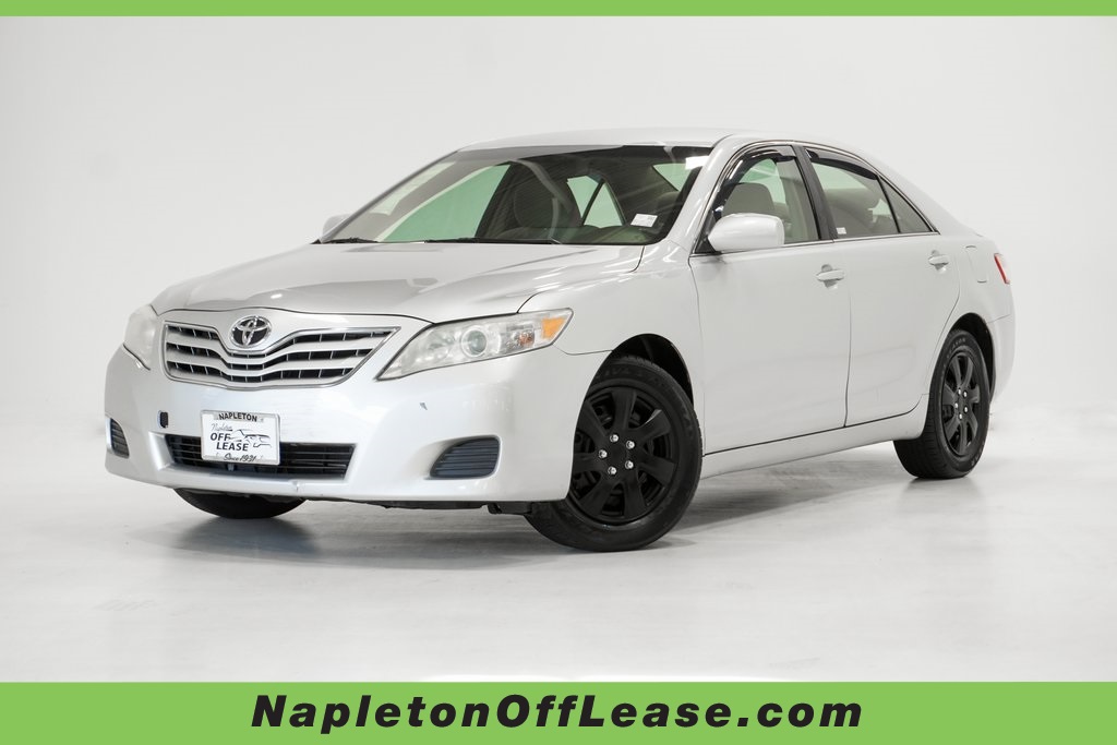 2010 Toyota Camry SE 1