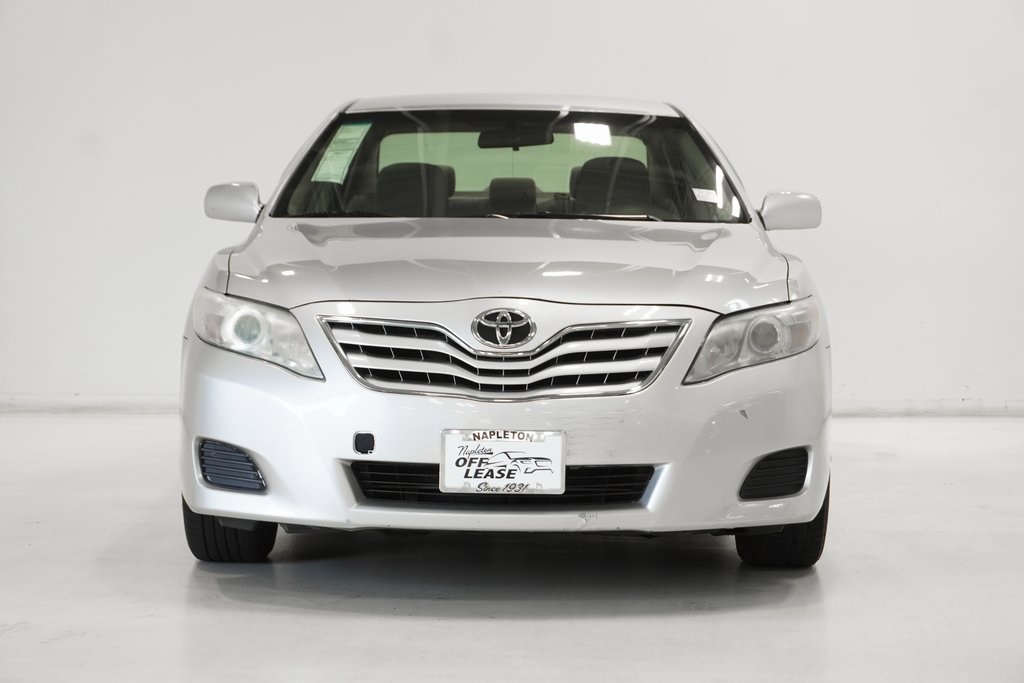 2010 Toyota Camry SE 3