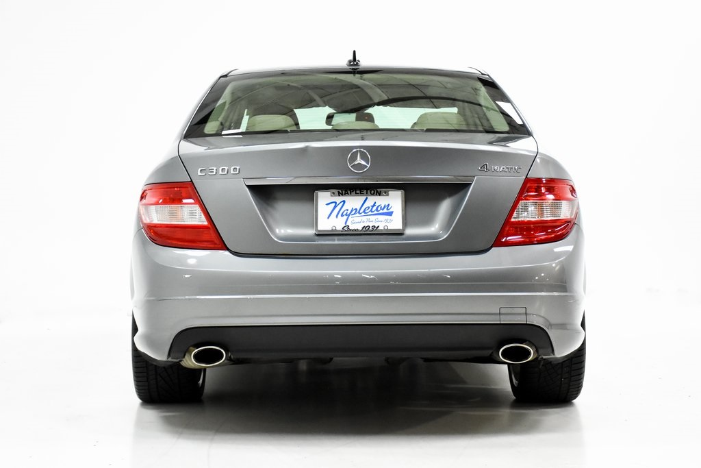 2010 Mercedes-Benz C-Class C 300 26