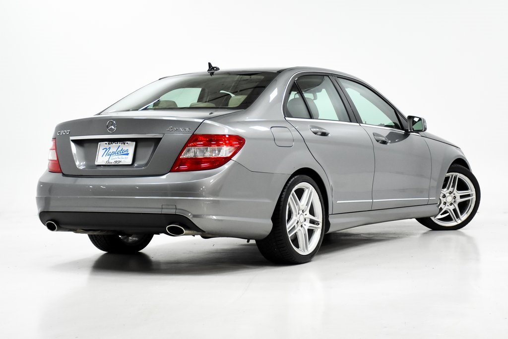 2010 Mercedes-Benz C-Class C 300 27