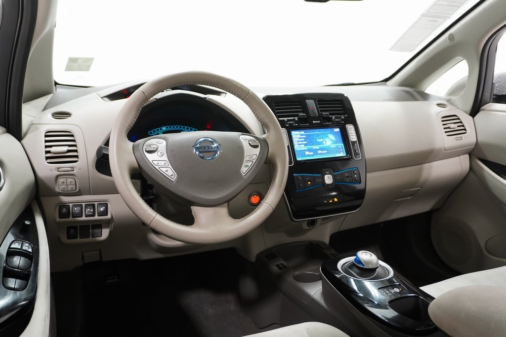 2014 Nissan Leaf SV 16