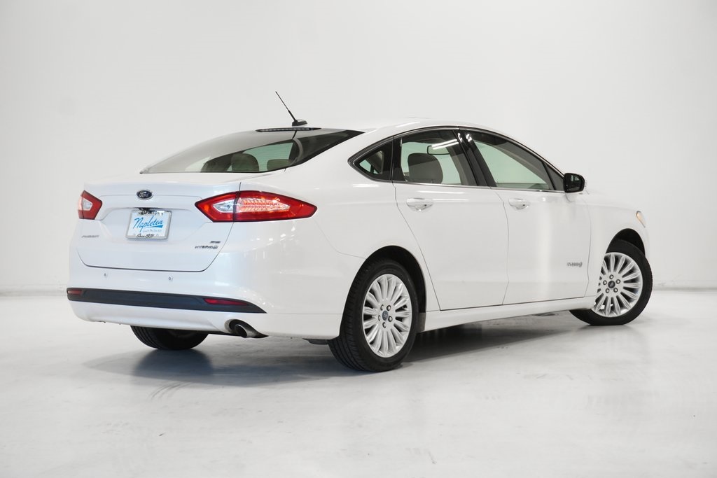 2014 Ford Fusion Hybrid SE 7