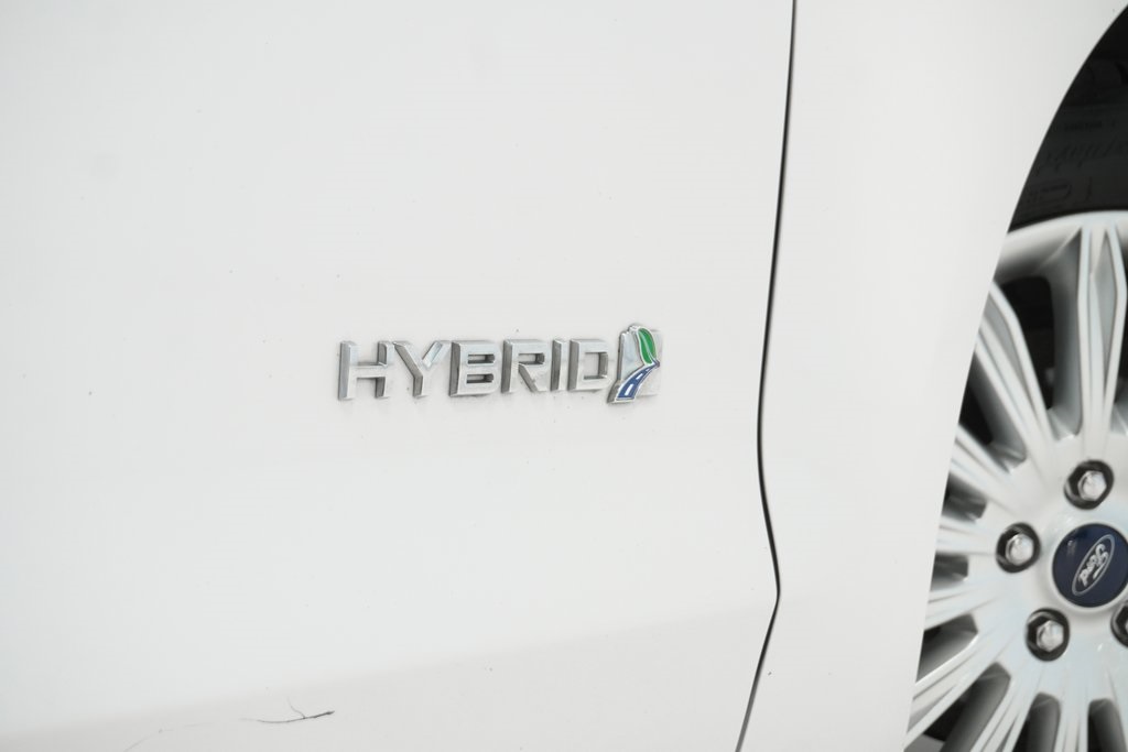 2014 Ford Fusion Hybrid SE 8