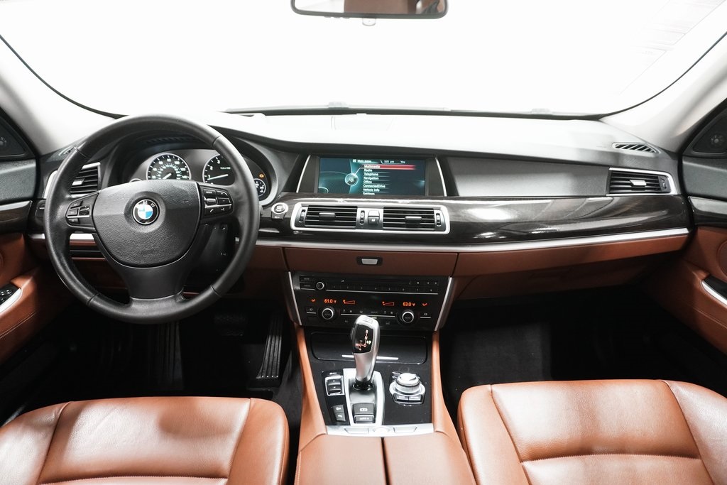 2013 BMW 5 Series 535i xDrive Gran Turismo 13