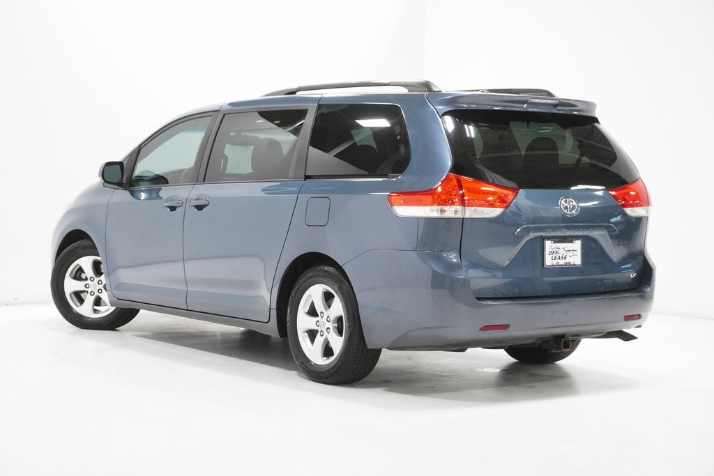 2013 Toyota Sienna LE 5