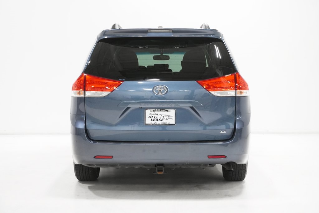 2013 Toyota Sienna LE 6