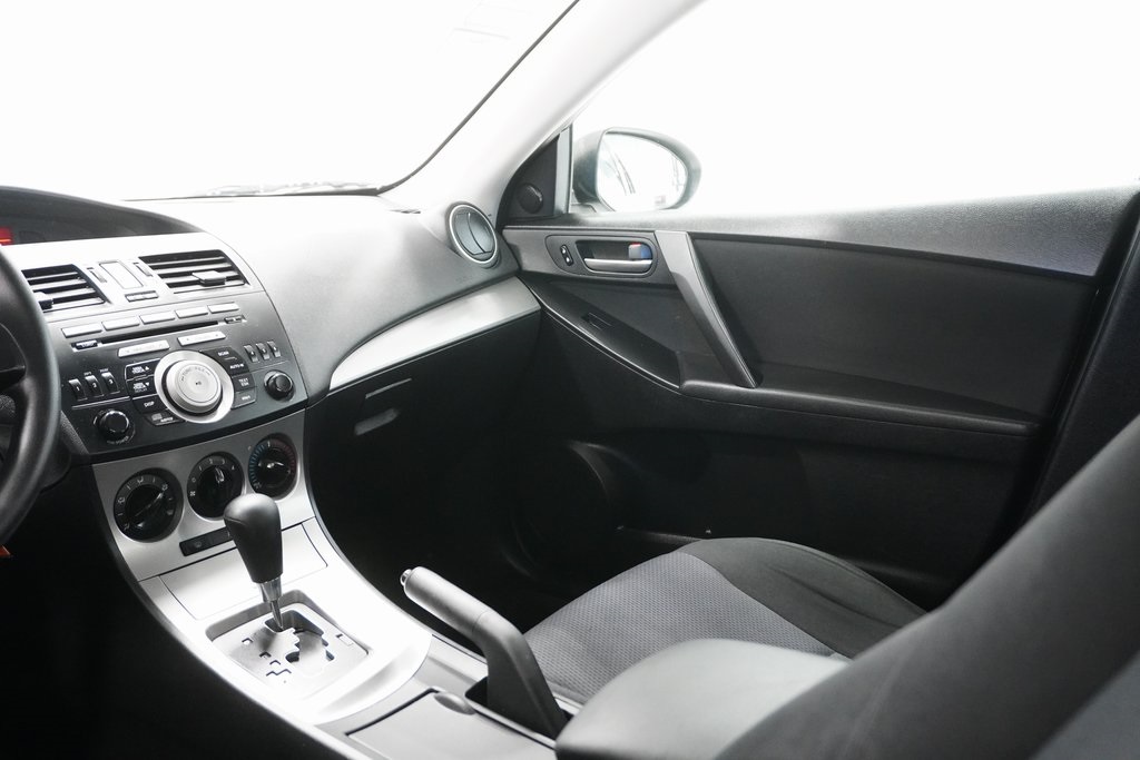 2011 Mazda Mazda3 i Touring 16