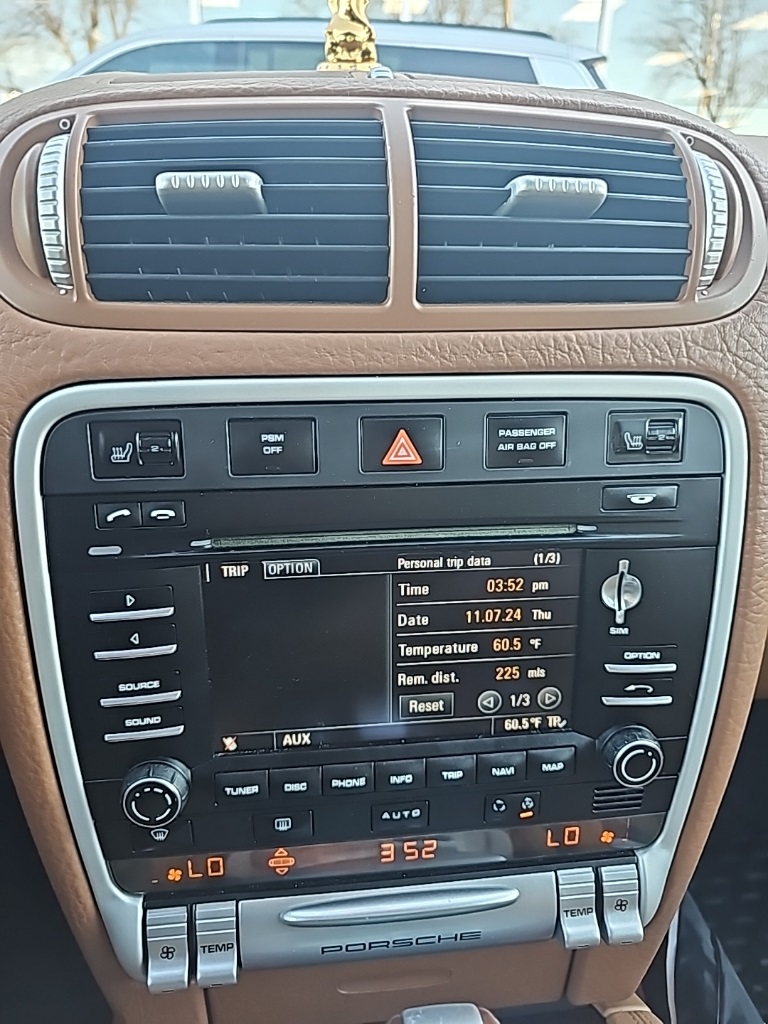 2010 Porsche Cayenne Base 5